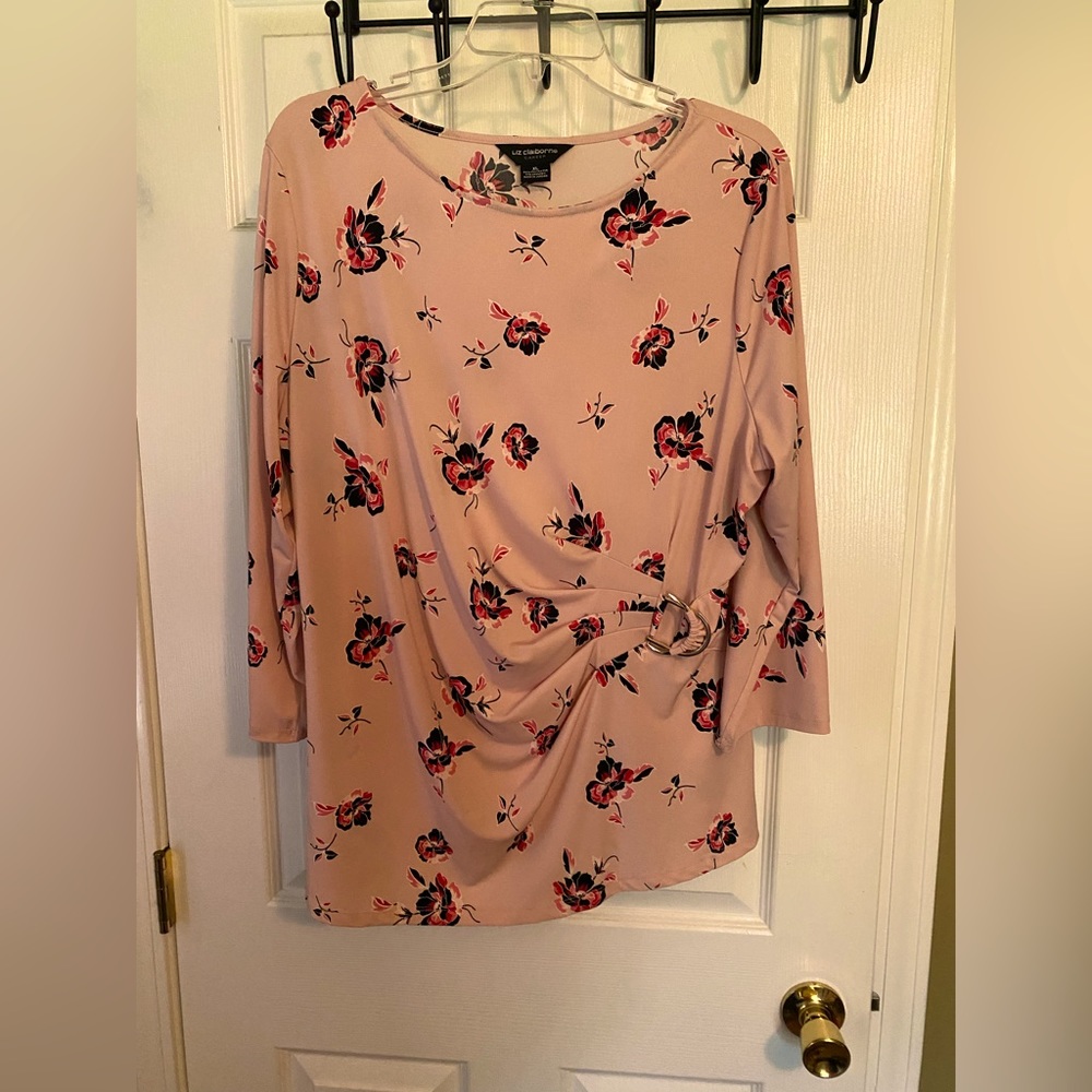 Beautiful pale pink and rose colored Liz Claiborne size XL blouse.